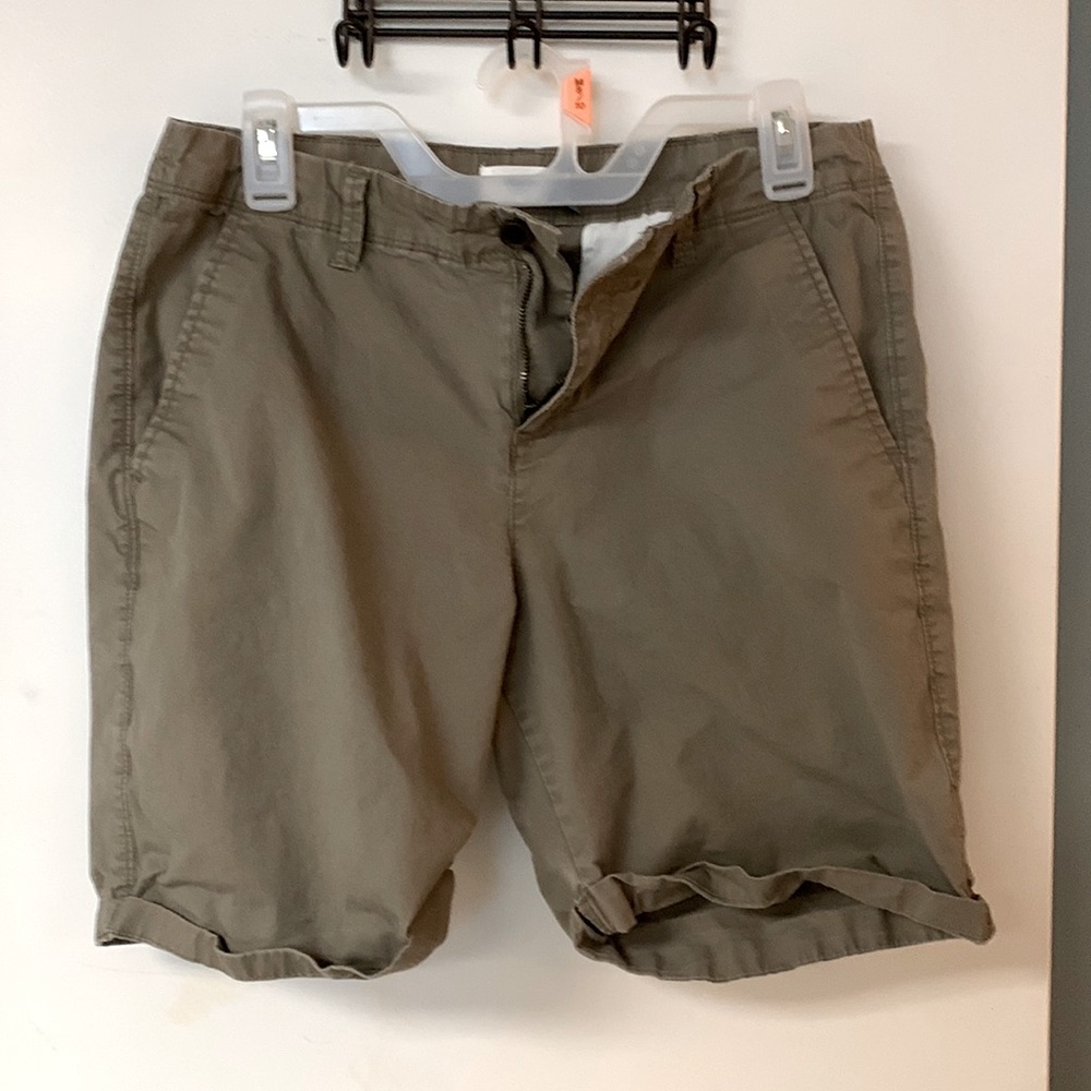 Old Navy size 6 grayish beige shorts